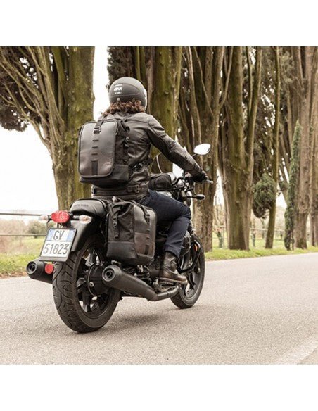 Mochila Givi CRM101 Corium Transformable en Bolsa Sillín 18L Café Racer Vintage | Impermeable IP X5 - procircuitcl